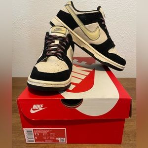 Nike women’s 7.5 Dunks